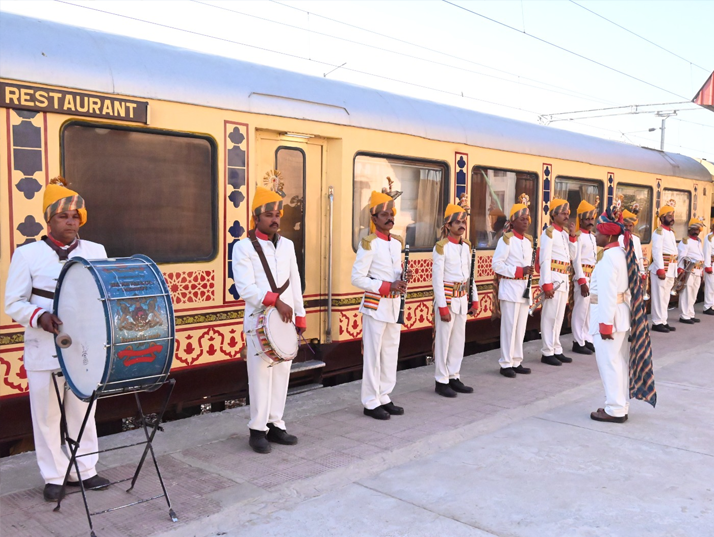 palace on wheels Photo Gallery